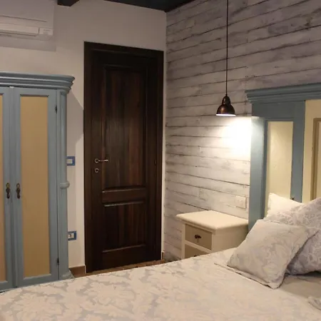 Leo 62 Portocanale Guest house